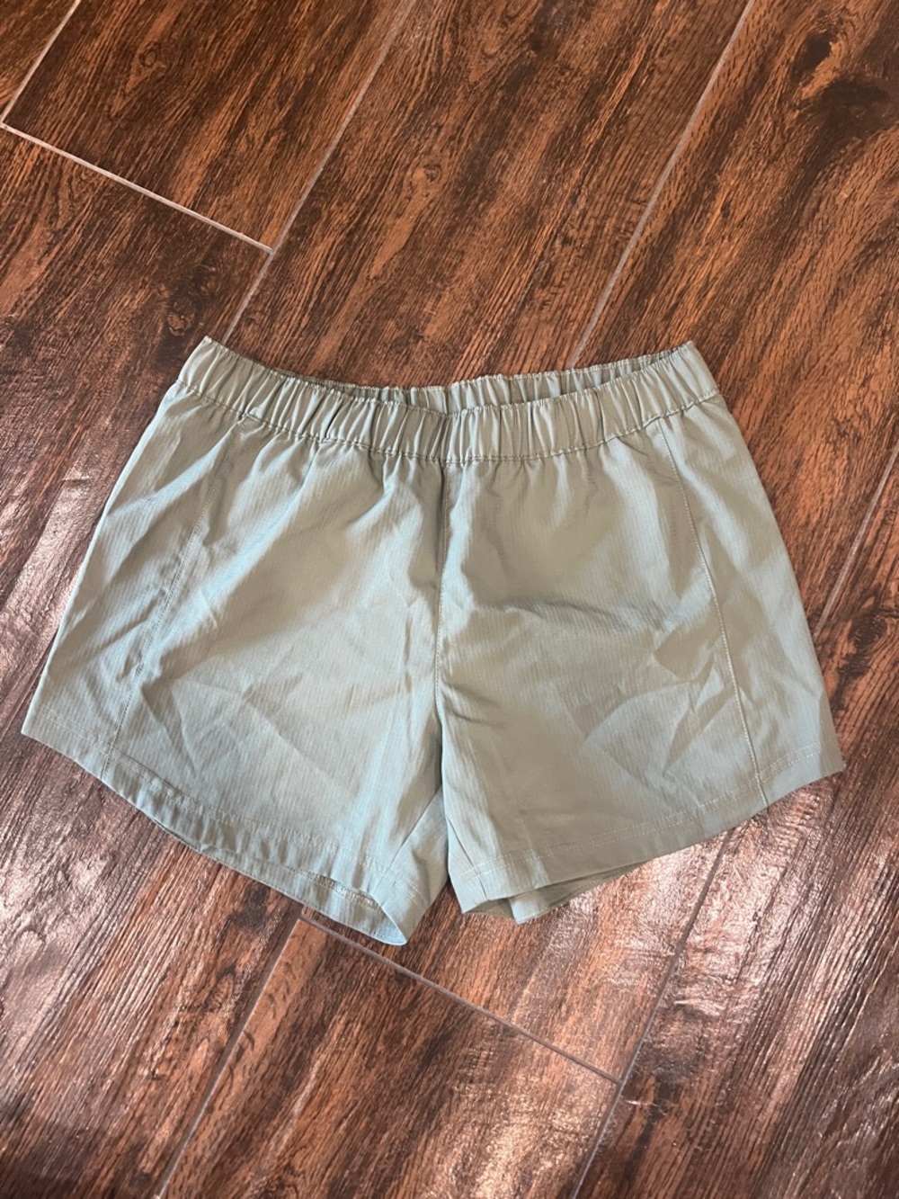 Columbia Light Sage Elastic Waist Athletic Shorts